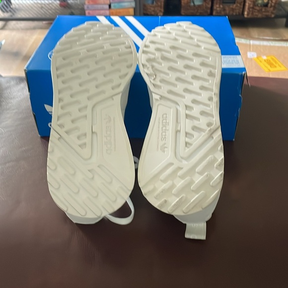 Adidas White Multix Men’s 9 - Picture 4 of 5